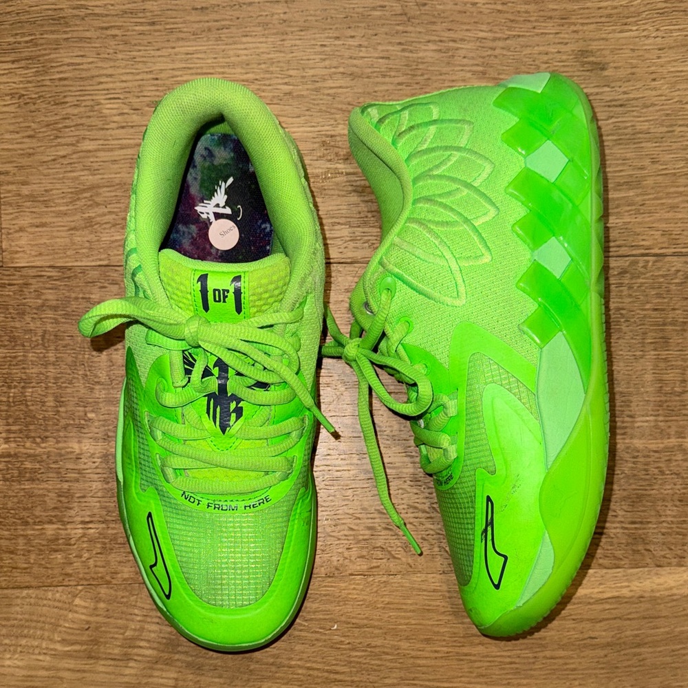 Puma LaMelo Ball MB.01 Neon Volt Gecko Green basketball shoes mens size 8